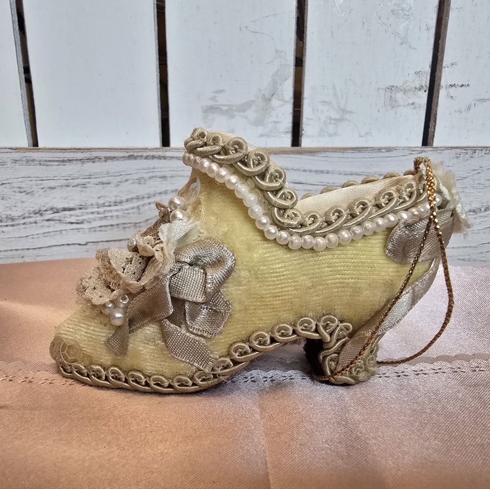 Vintage Wayne Kleski Collectible Shoe